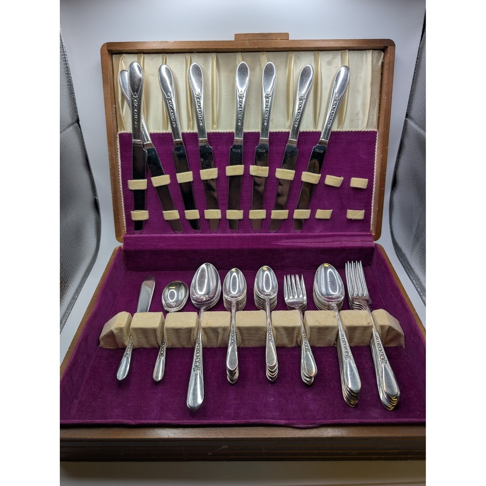 Vtg 1941 WM Rogers Priscilla Lady Ann Silverplate MCM Floral 47pc Flatware w Box